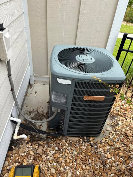 Goodman outdoor condenser unit freshly installed